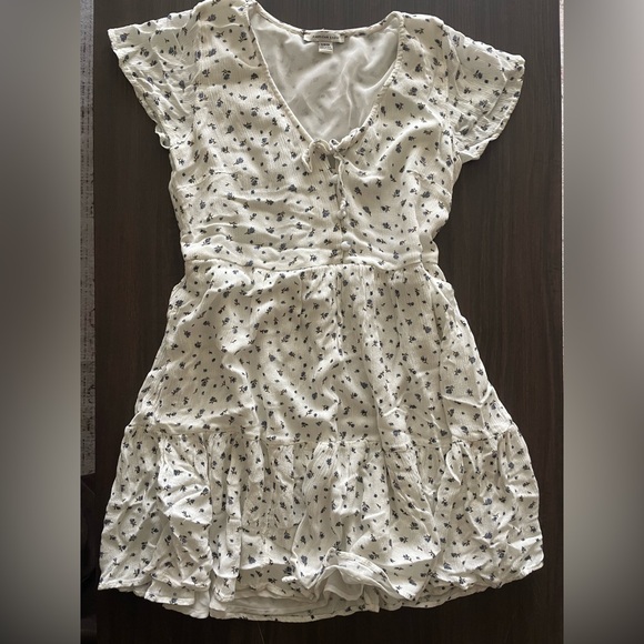 American Eagle Outfitters Dresses & Skirts - American Eagle Outfitters White Floral Mini Dress